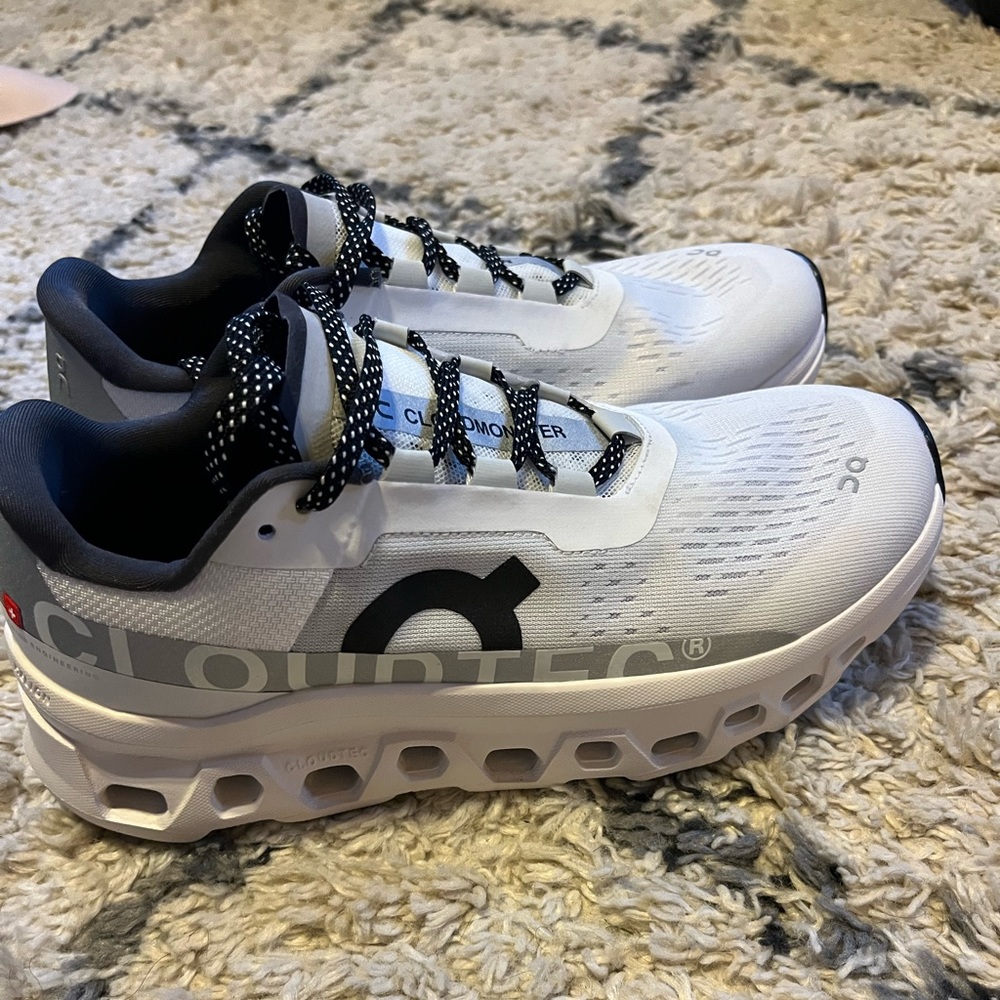 White oncloud running shoes
